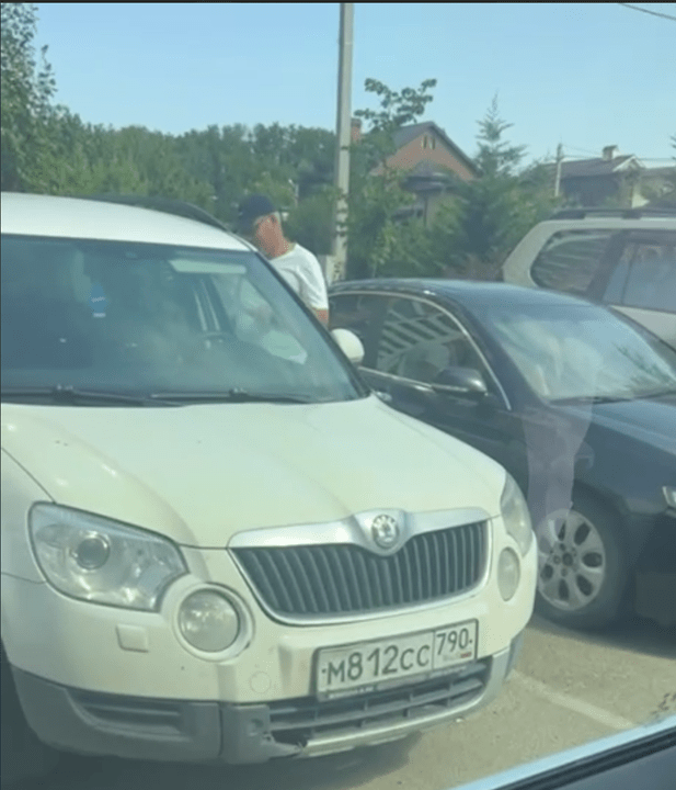 Bilen med nummer М812СС 790RUS Skoda Yeti är registrerad